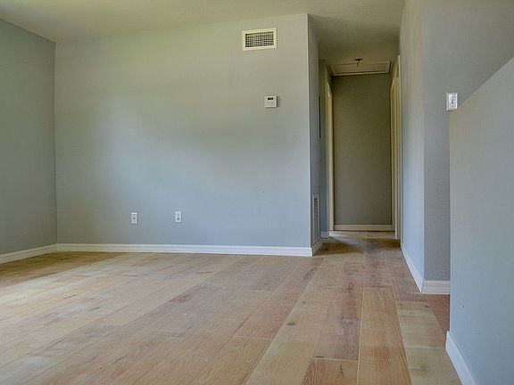 2nd image of 2161 Dixie Ave