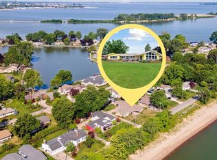 1607 Cedar Point Rd, Sandusky, OH 44870