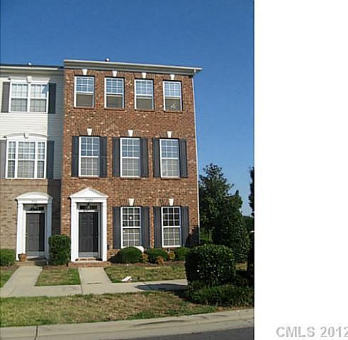 1st image of 9520 Kings Parade Blvd #9520
