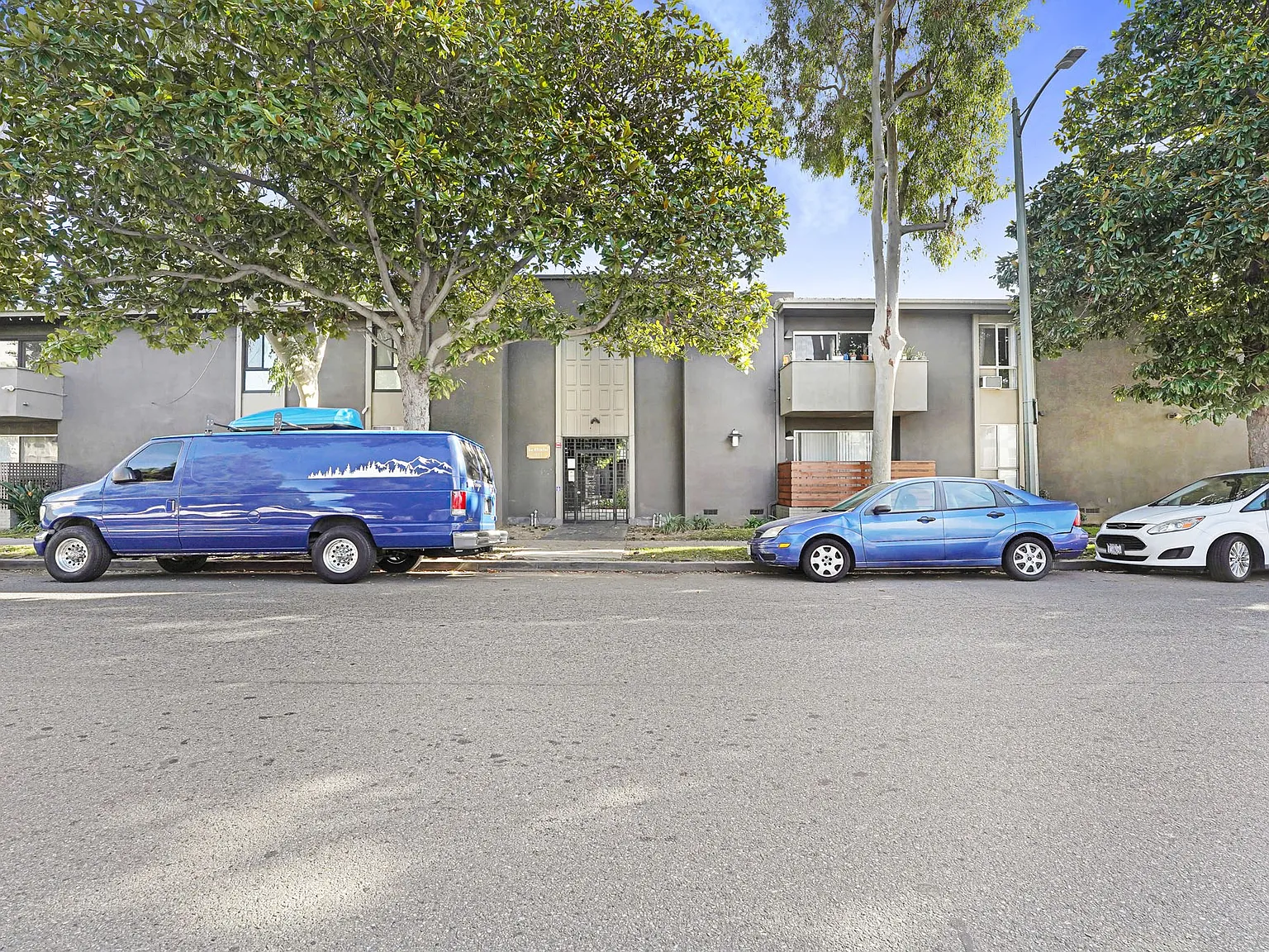 10310 Regent — Photo 4