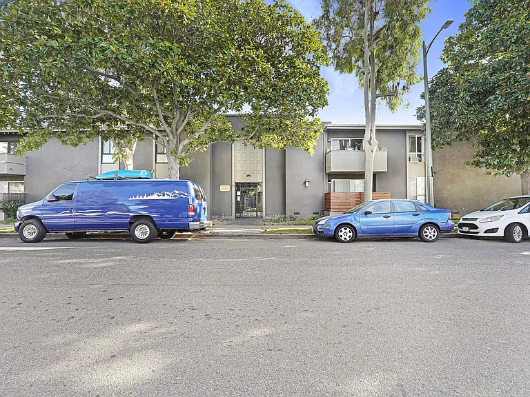 10310 Regent St — Photo 4