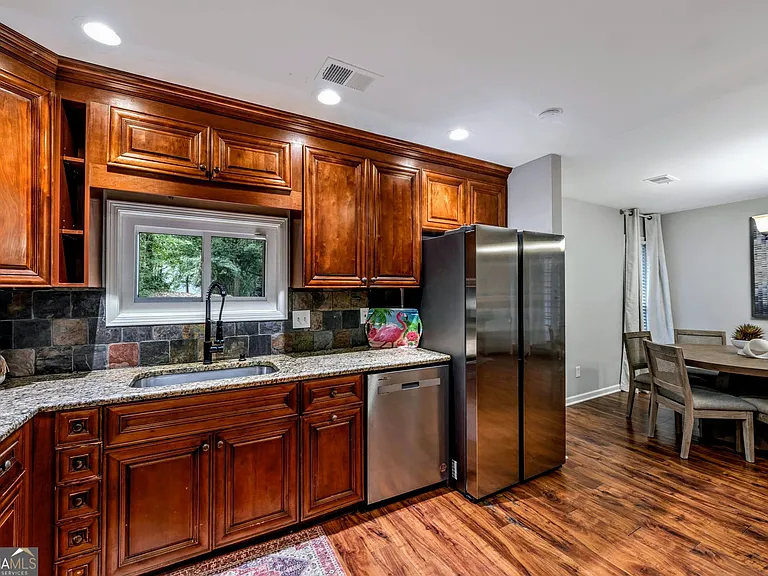 2660 Indian Lake Dr — Photo 10