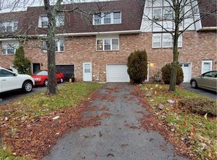 12 Hampton Ct, Middletown, NY 10941