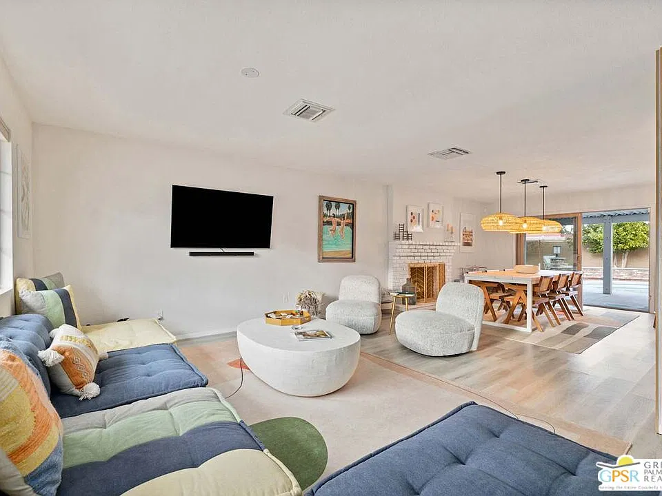 1334 S San Joaquin Dr