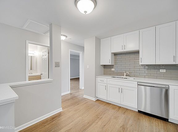 5th image of 743 E Fullerton Ave #2-206