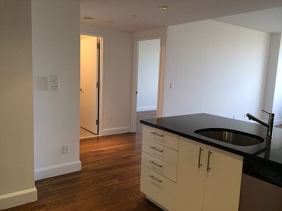 4th image of 236 Livingston St APT 10A
