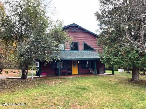 8 Red Wing Road, Adirondack, NY 12808