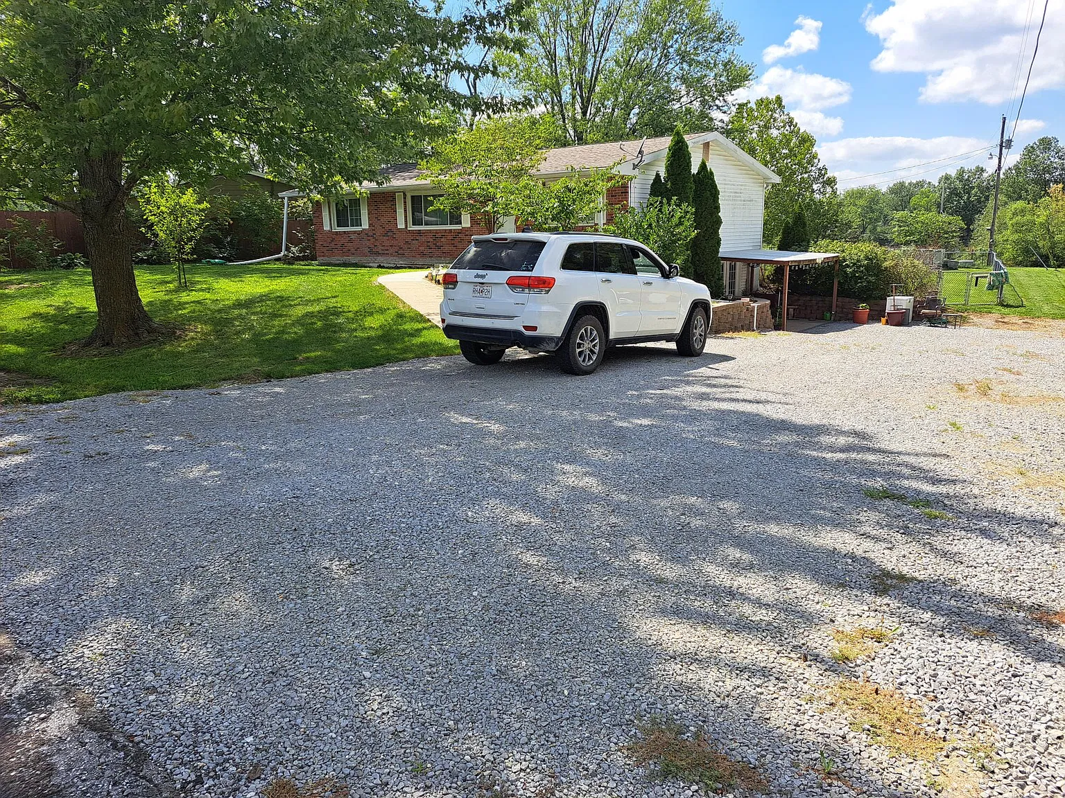 5 bed, 2000 sqft, $1,900 — Photo 1