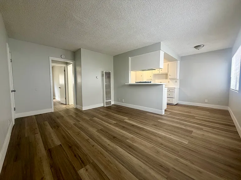 454 W 9th St #1 — Photo 2