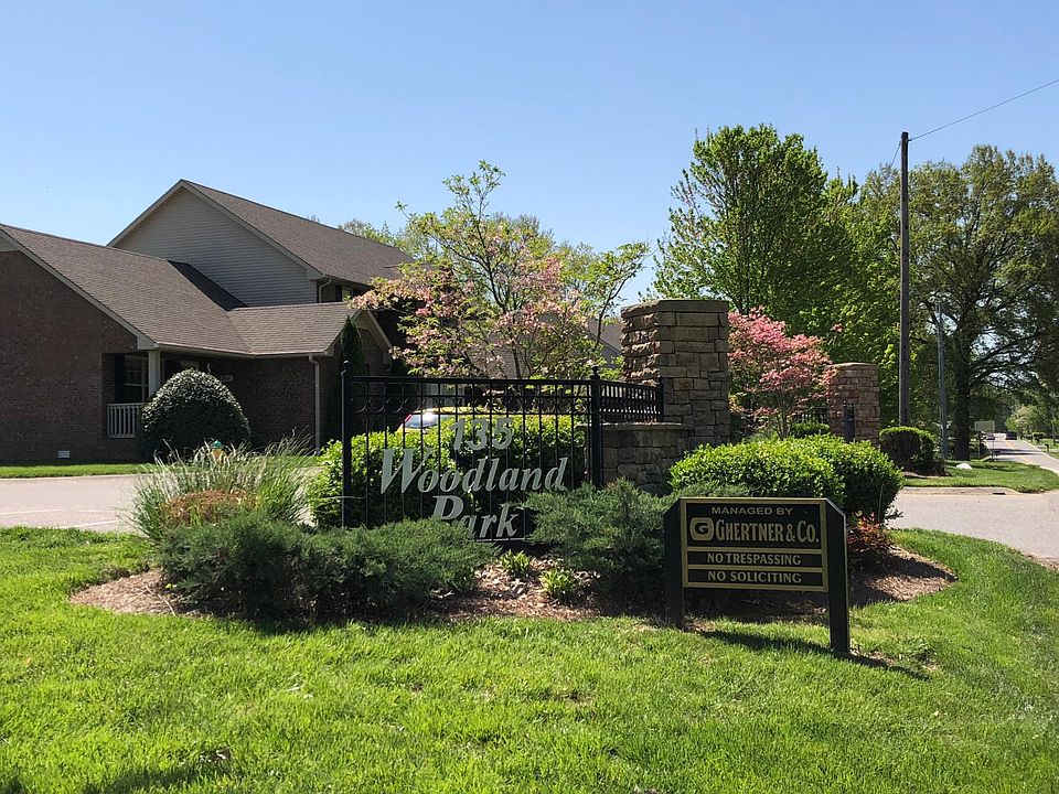 Entrance to Woodland Park