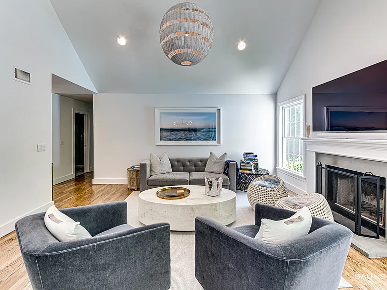 12 Underwood Dr — Photo 7