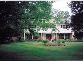 2222 Aberdeen Dr, Kalamazoo, MI 49008