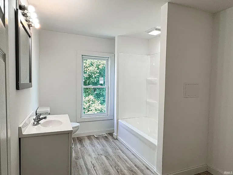 733 S Armstrong St — Photo 16