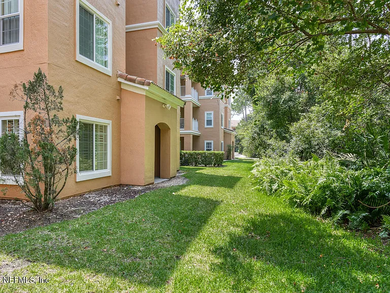 605 Fairway Dr #203 — Photo 4