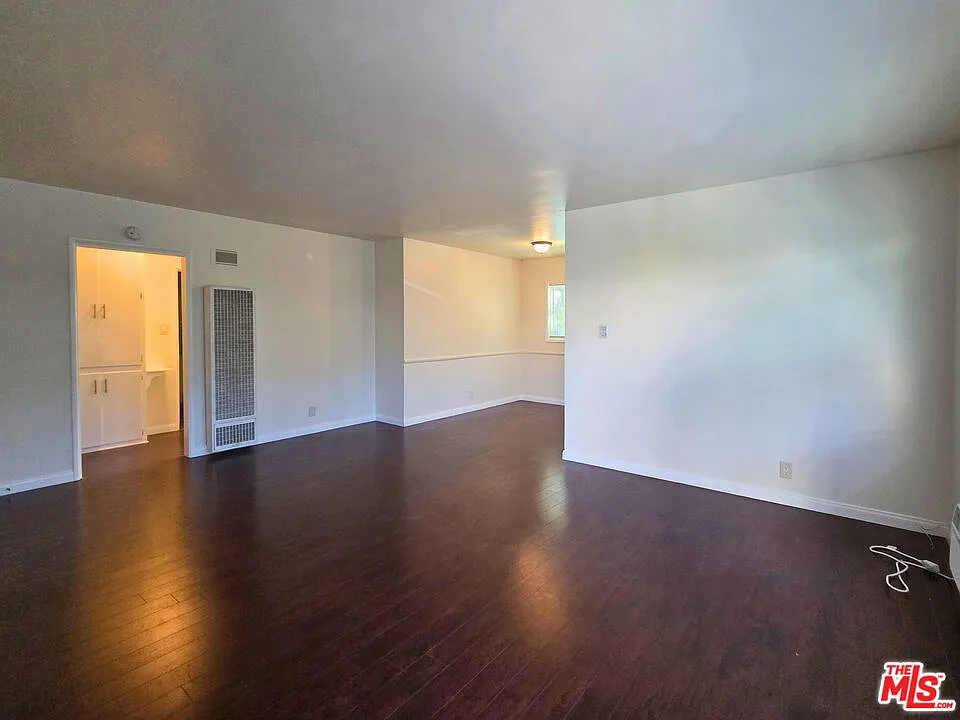 2 bed, 1.0 bath, 1000 sqft, $2,750 — Photo 2
