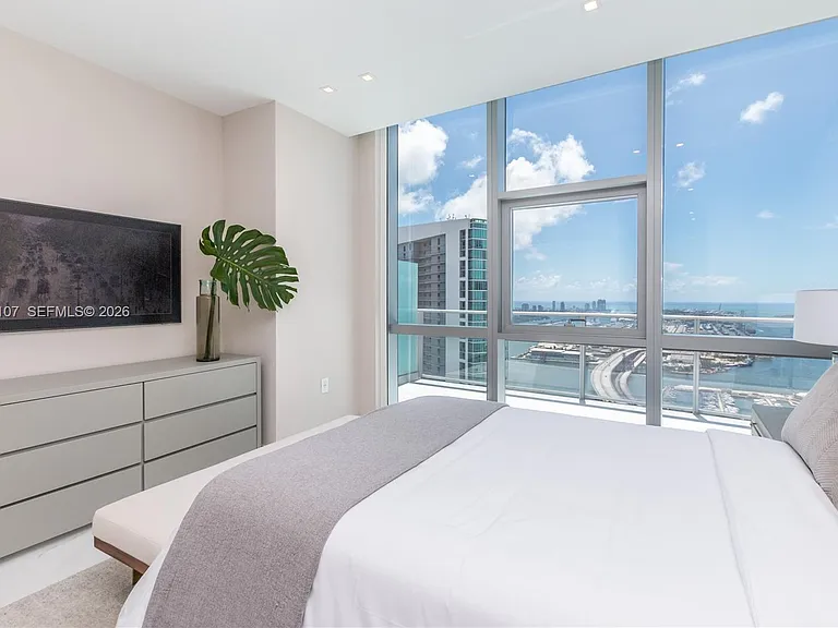 851 NE 1st Ave #Penthouse 4611-4611 — Photo 62
