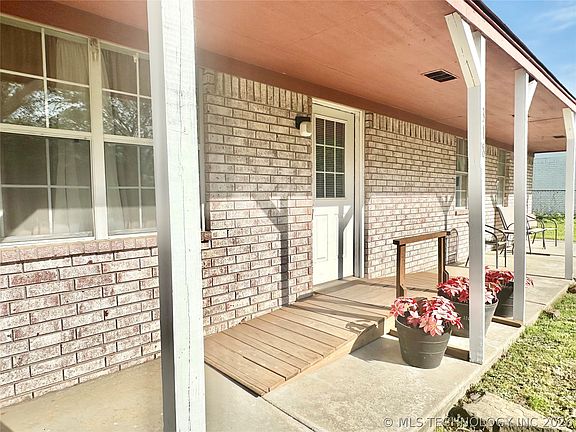 3rd image of 318 Ted Allen Ln