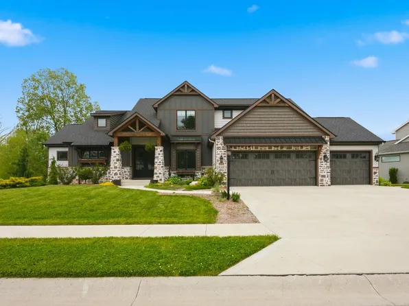 16467 Quarry Blvd, Huntertown, IN 46748
