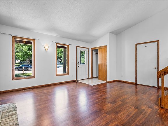 4th image of 530 Patterson Dr