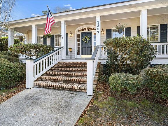 2nd image of 1337 Carson Rd W