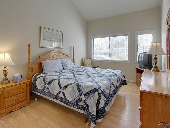 3rd image of 65 Woodbridge Cir Unit 1112