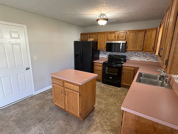 2nd image of 1826 Old Hickory Ct
