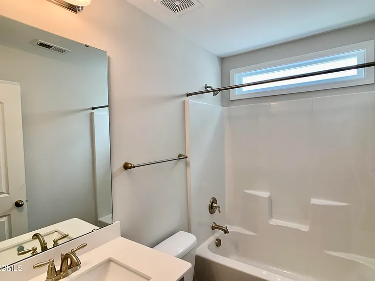 131 Diploma Dr — Photo 14