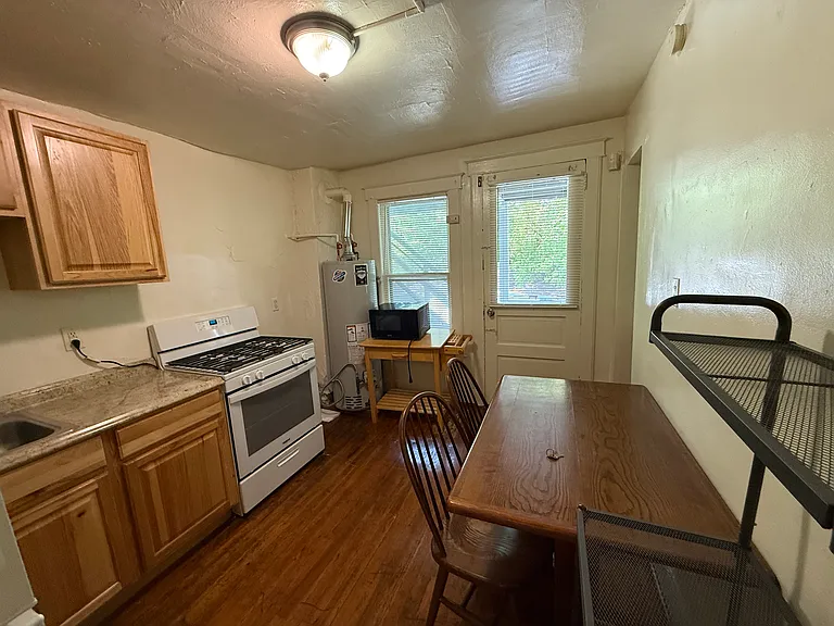 30 Haendel St #2E — Photo 2