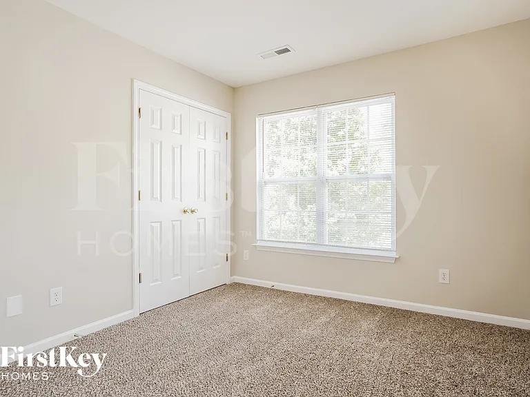 705 Hawthorn Ridge Dr — Photo 11