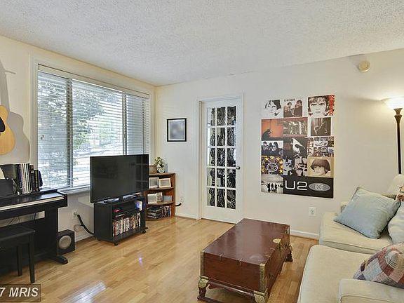 4th image of 1730 Arlington Blvd APT 103