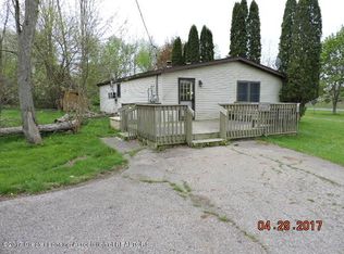 2498 Gilbert Rd, Lansing, MI 48911