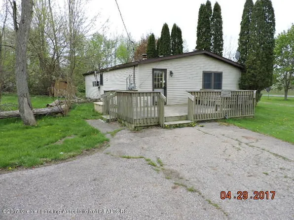 2498 Gilbert Rd, Lansing, MI 48911