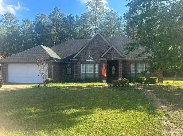 73 Hazelnut Cir, Columbus, MS 39705