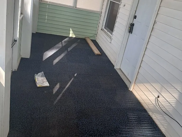 120 S Creek Ave — Photo 2
