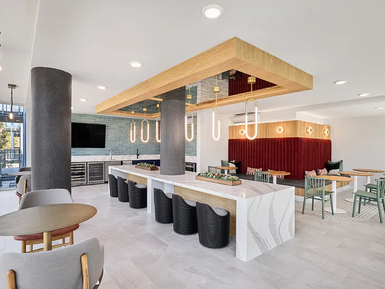 Anton Pacific — Photo 20