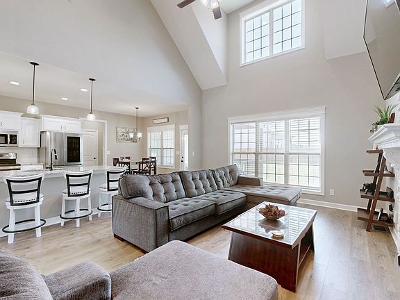 4th image of 405 Glenstone Springs Dr