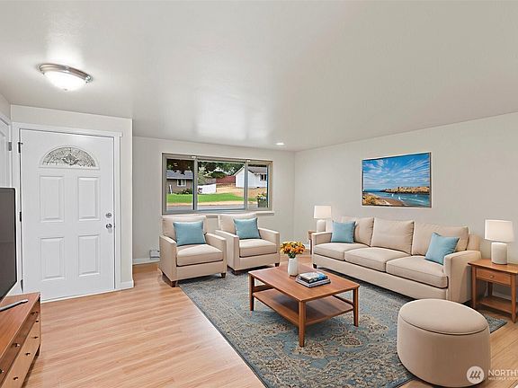 3rd image of 4828 Dana Drive SE