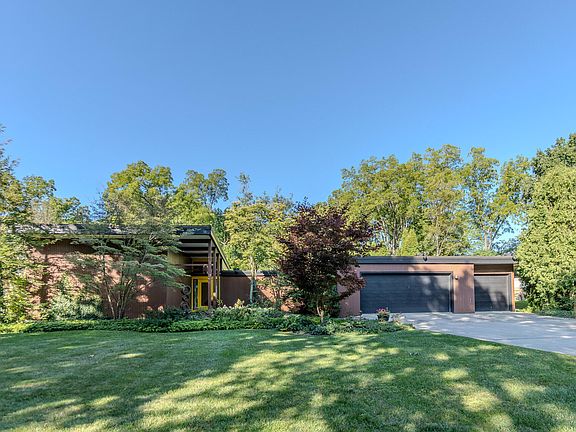 2nd image of 2424 Londonderry Rd