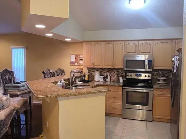 211 NE 13th Ave, Boynton Beach, FL 33435