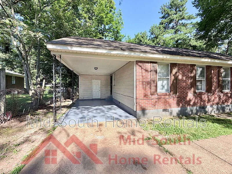3 bed, 1.5 bath, 1156 sqft, $975 — Photo 3