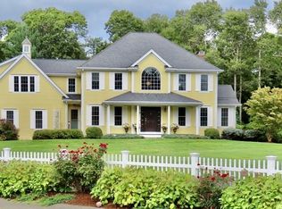 10 Wagon Trl, Lakeville, MA 02347
