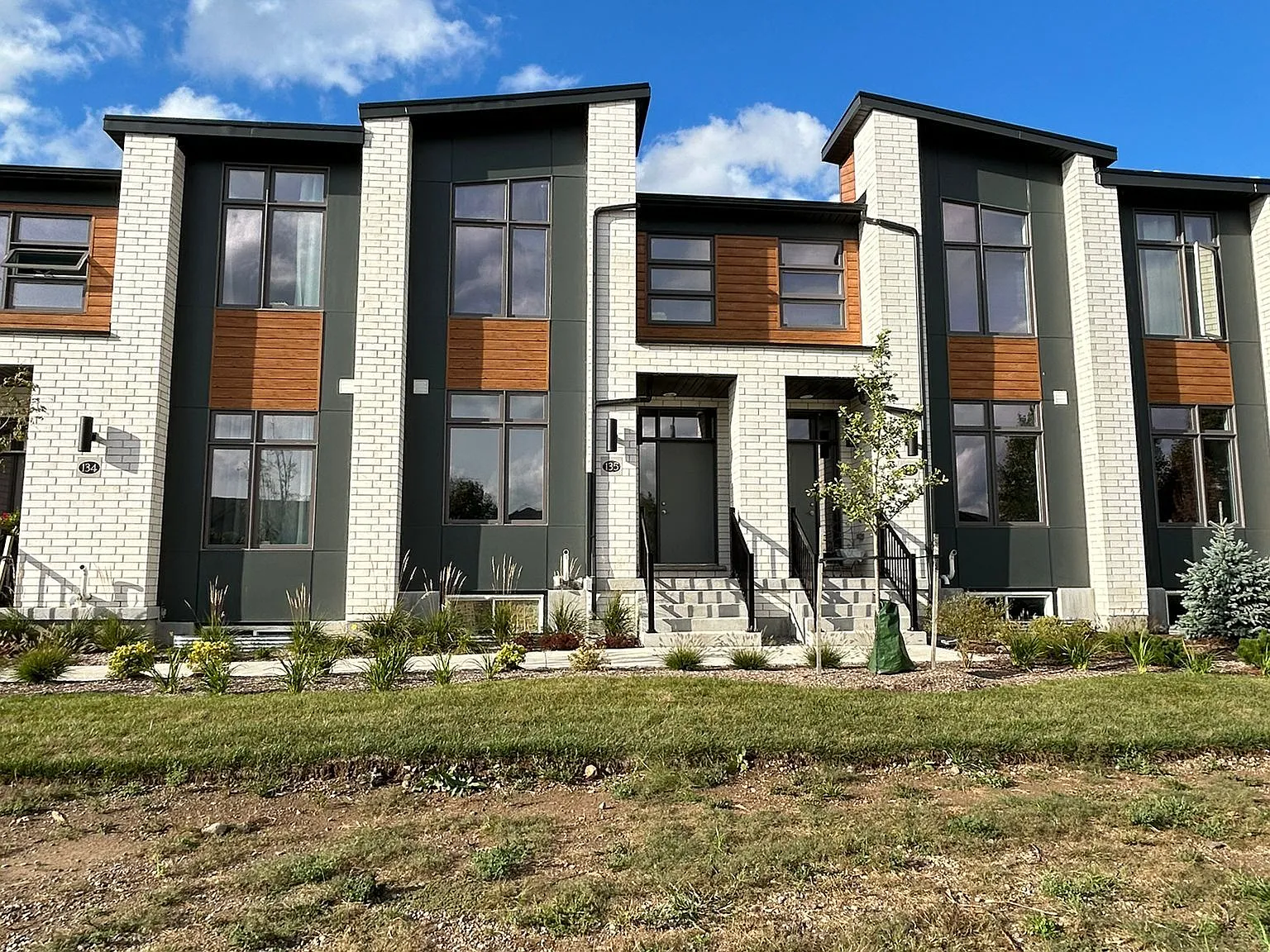 3 bed, $2,599 — Photo 3