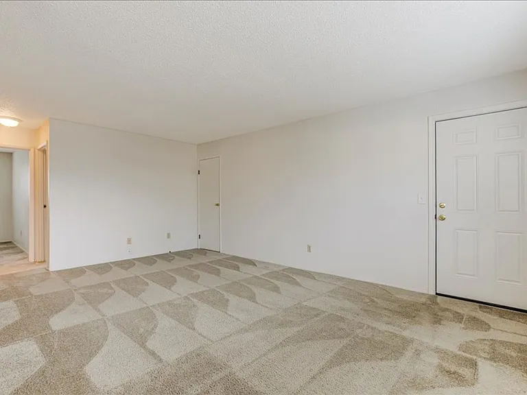 3430 SE 58th Ave — Photo 7