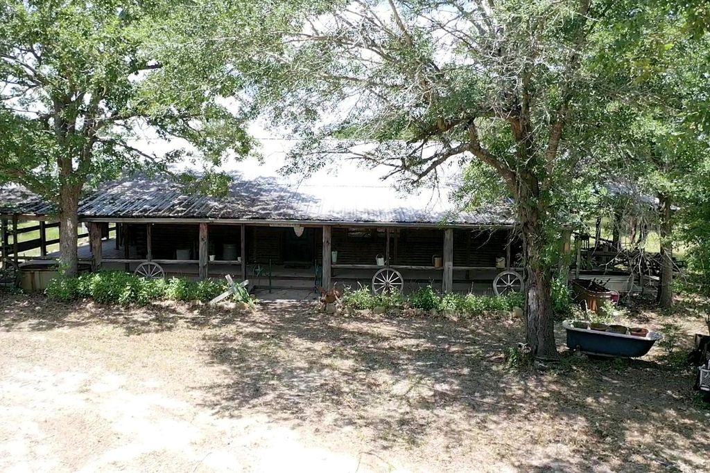 3107 Bob Mathews St, Bedias, TX