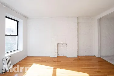 Rented by Mdrn Residential