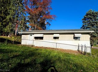 306 E State St, Barberton, OH 44203