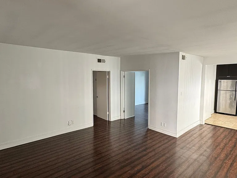 11915 Darlington Ave #8 — Photo 2