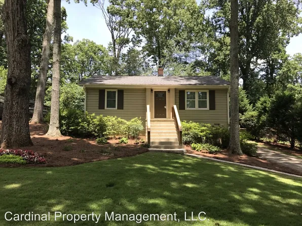 1015 Oakview Dr SE, Smyrna, GA 30080