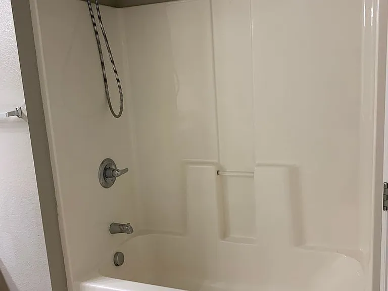 102 Fleetwood Dr — Photo 20