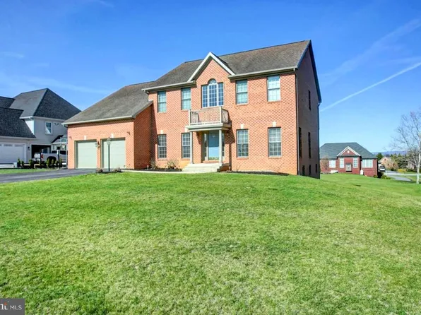 171 Celestial Ter, Greencastle, PA 17225